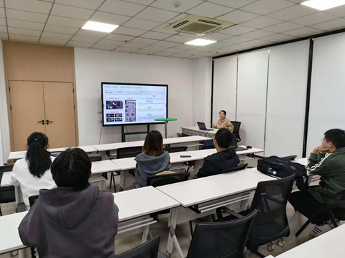 聚焦鴻蒙智聯場景，深化產教融合新篇——“智慧教育”工作室鴻蒙項目會議側記